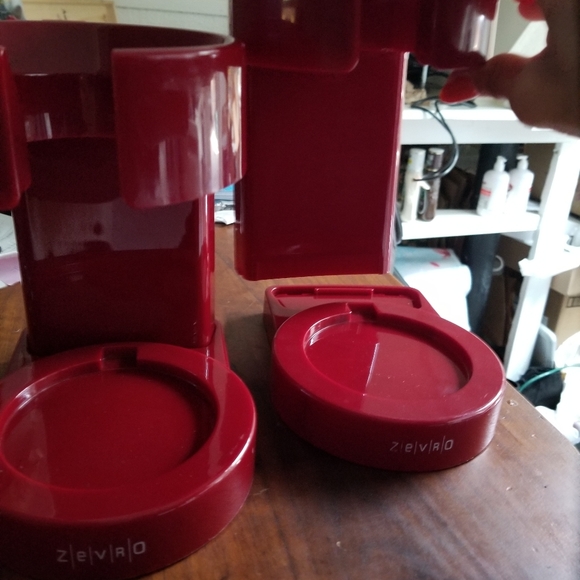 2 Cereal/Dryfood Canisters - Picture 8 of 8